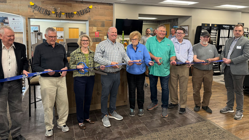 Fargo-Linoleum-Ribbon-Cutting-16.9.jpg